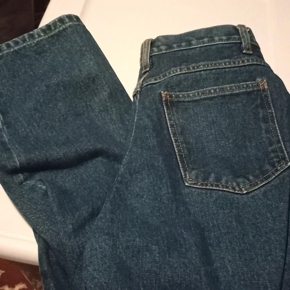 Passport size 4 women's jeans